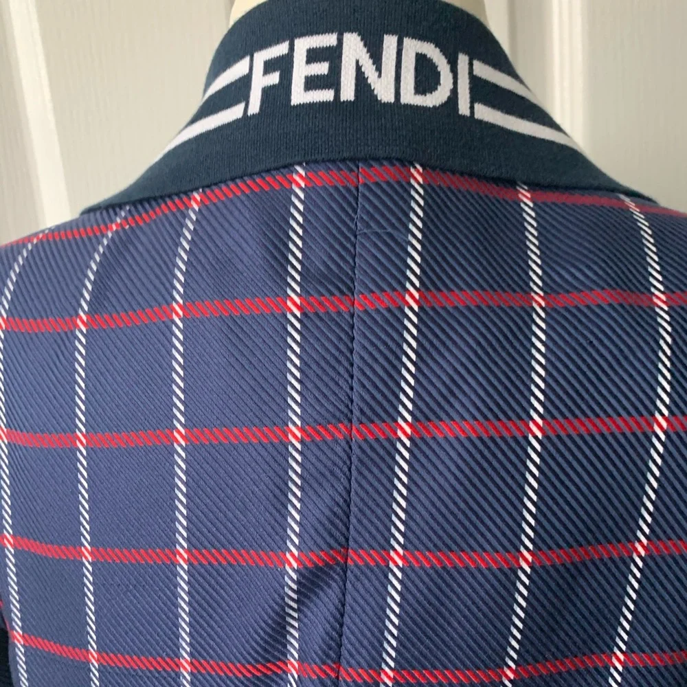 Fendi Junior Jacket
Navy blue  junior blazer - Picture 2 of 9